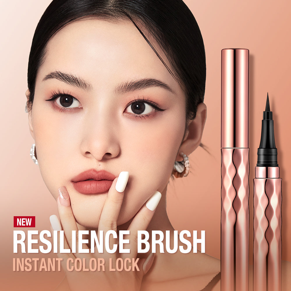 O.TWO.O Smooth and Long-Lasting Black Eyeliner