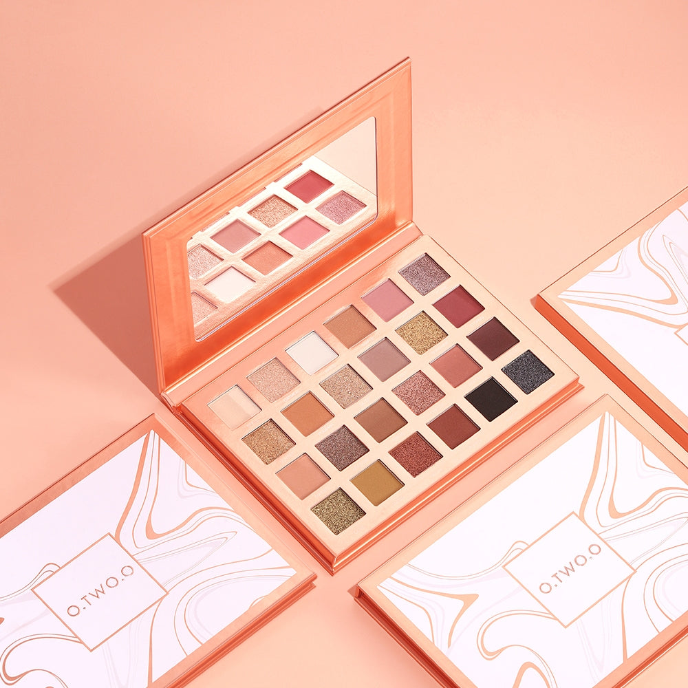 O.TWO.O Allure 24 Color Eyeshadow Palette