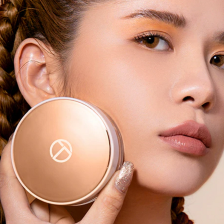 Face : Blush / Foundation / Powder