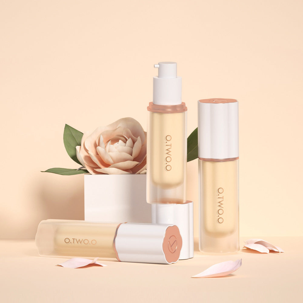 O.TWO.O Full Coverage Whitening Sweat Liquid Foundation