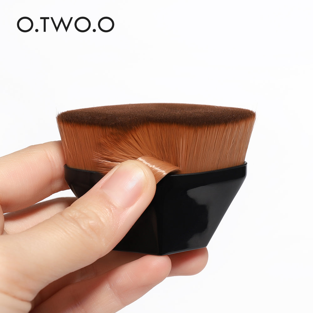 O.TWO.O High Quality Fine Artificial Foundation Brush