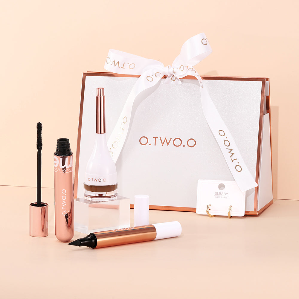 O.TWO.O EYES MAKEUP SET FOR CHRISTMAS AND NEW YEAR