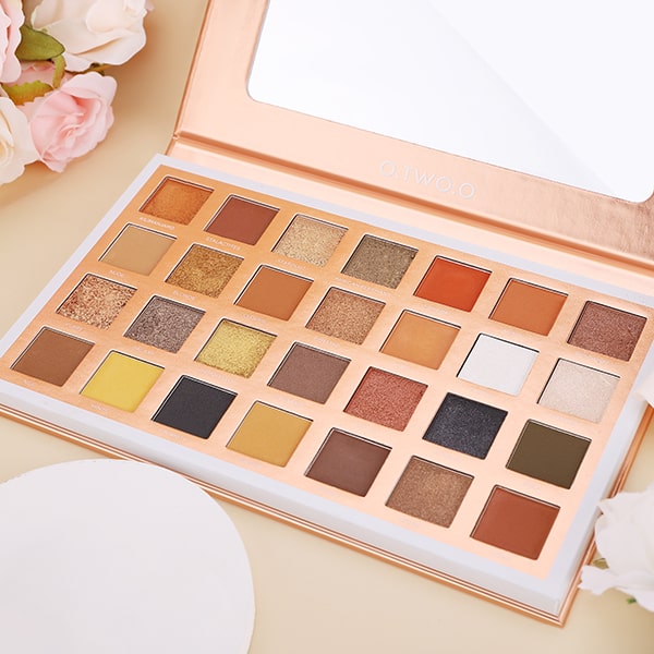 O.TWO.O Essence Eyeshadow Palette