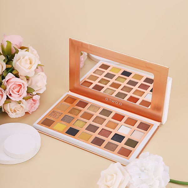 O.TWO.O Essence Eyeshadow Palette