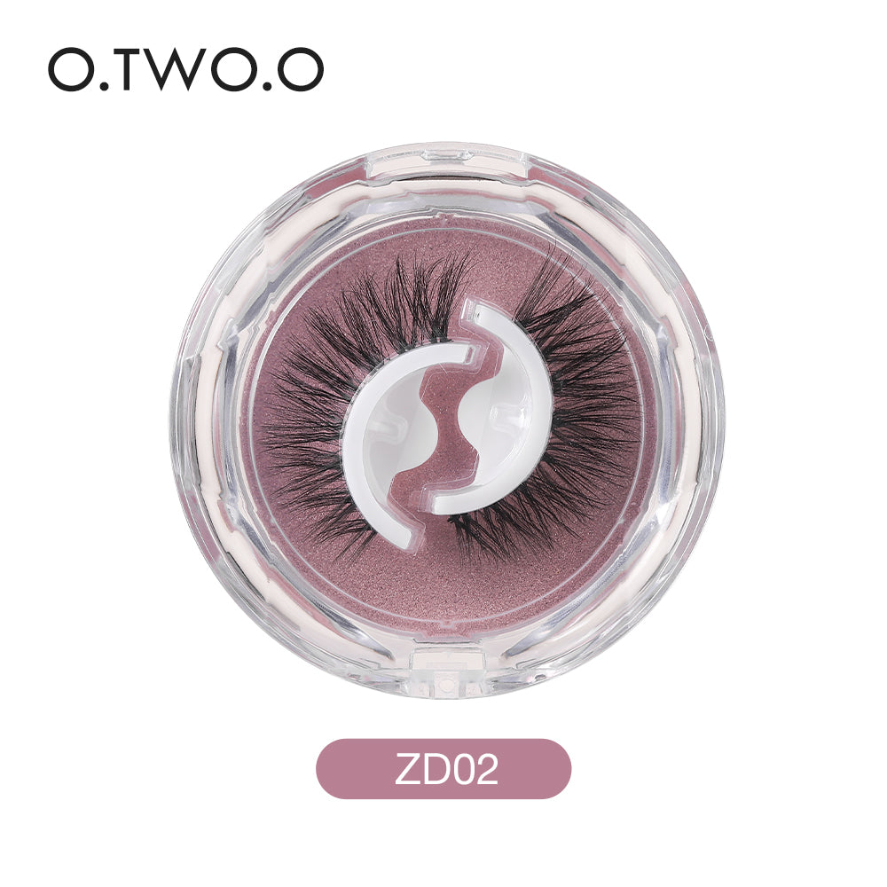 O.TWO.O Independent Packaging Of A Variety Of False Eyelashes