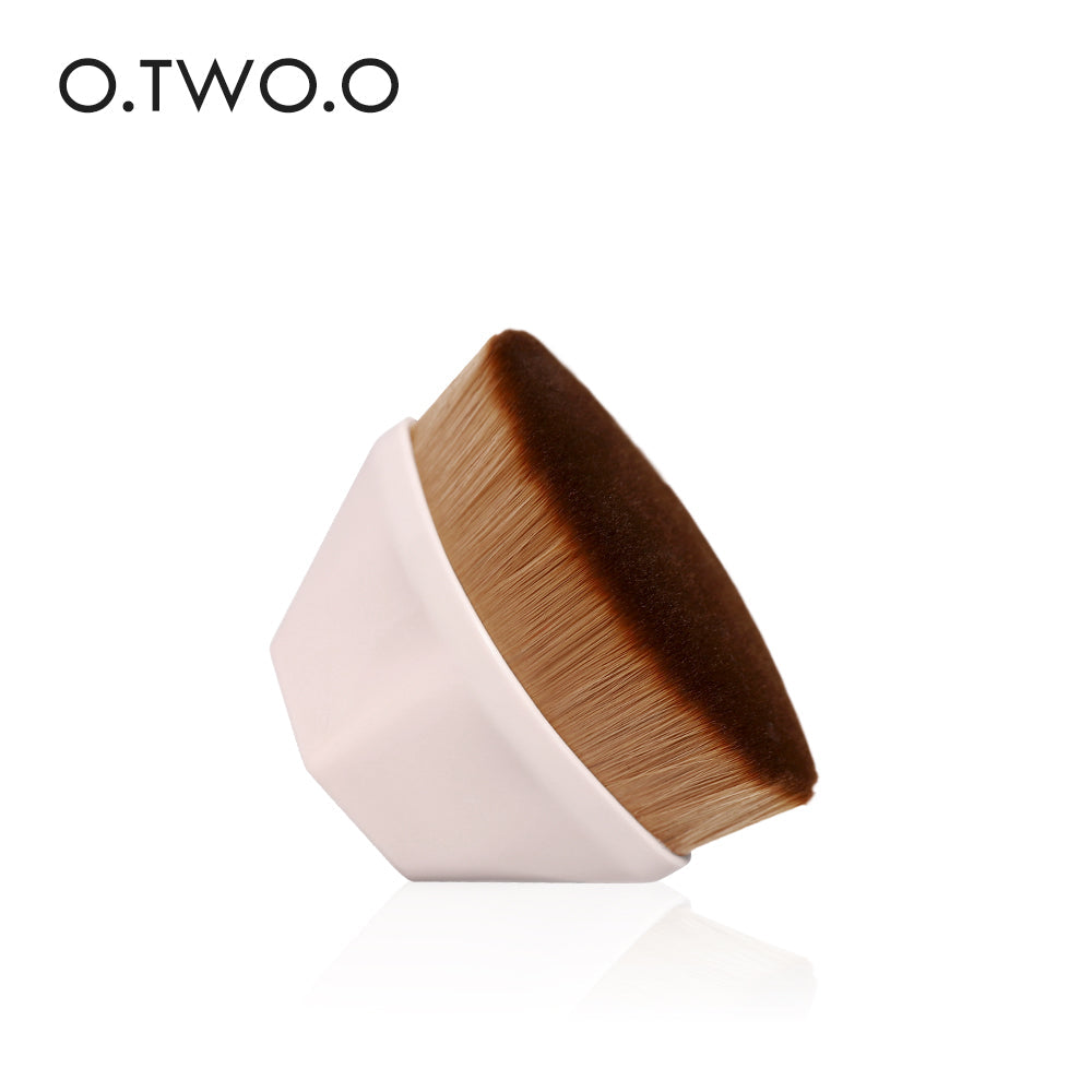 O.TWO.O High Quality Fine Artificial Foundation Brush