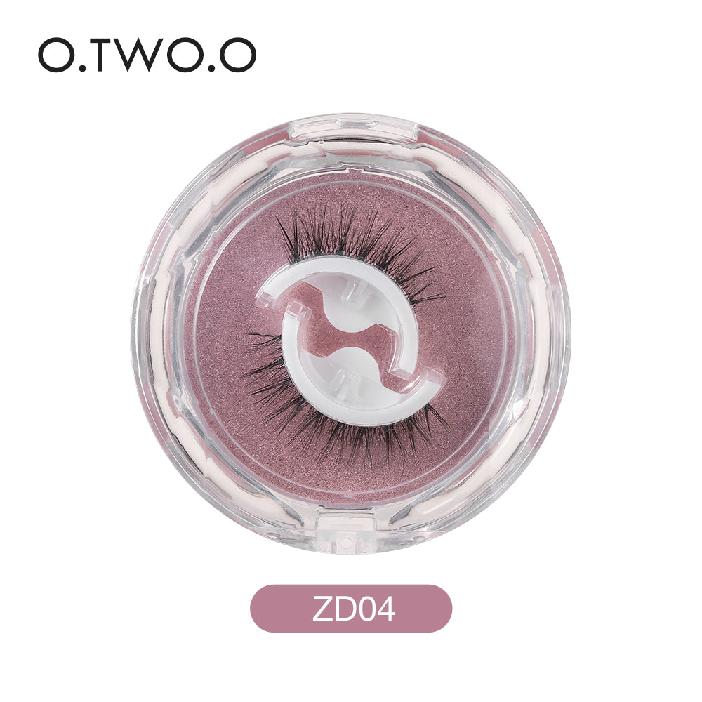 O.TWO.O Independent Packaging Of A Variety Of False Eyelashes