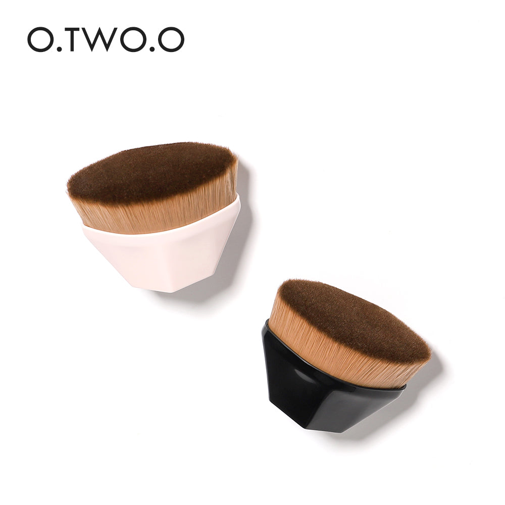 O.TWO.O High Quality Fine Artificial Foundation Brush