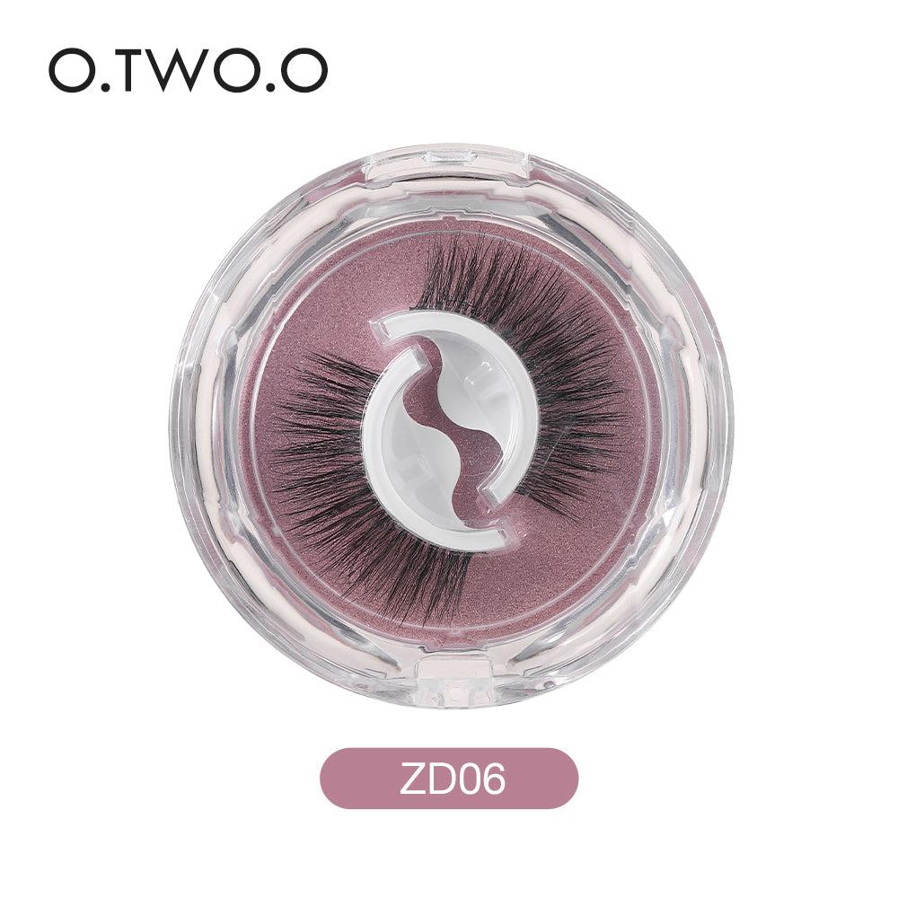O.TWO.O Independent Packaging Of A Variety Of False Eyelashes