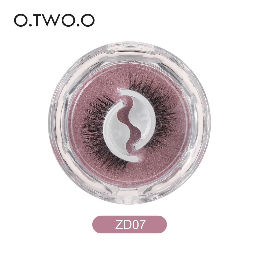 O.TWO.O Independent Packaging Of A Variety Of False Eyelashes
