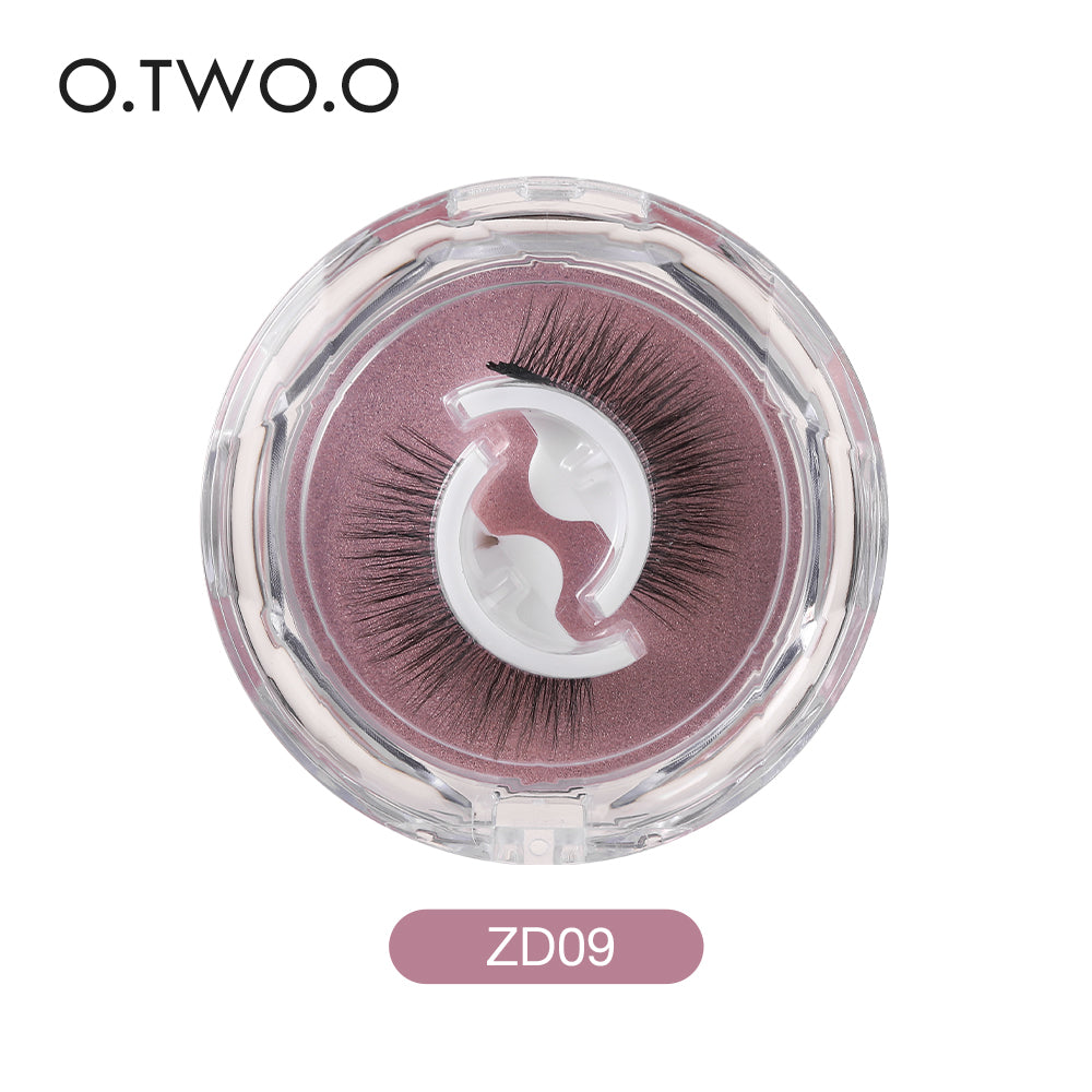 O.TWO.O Independent Packaging Of A Variety Of False Eyelashes