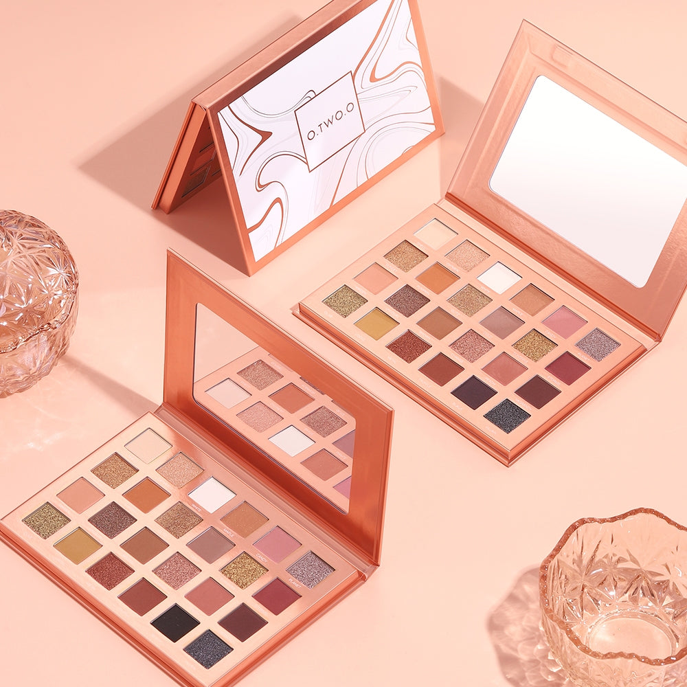 O.TWO.O Allure 24 Color Eyeshadow Palette