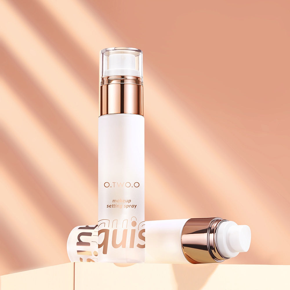 O.TWO.O No Transfer Moisturising Setting Spray